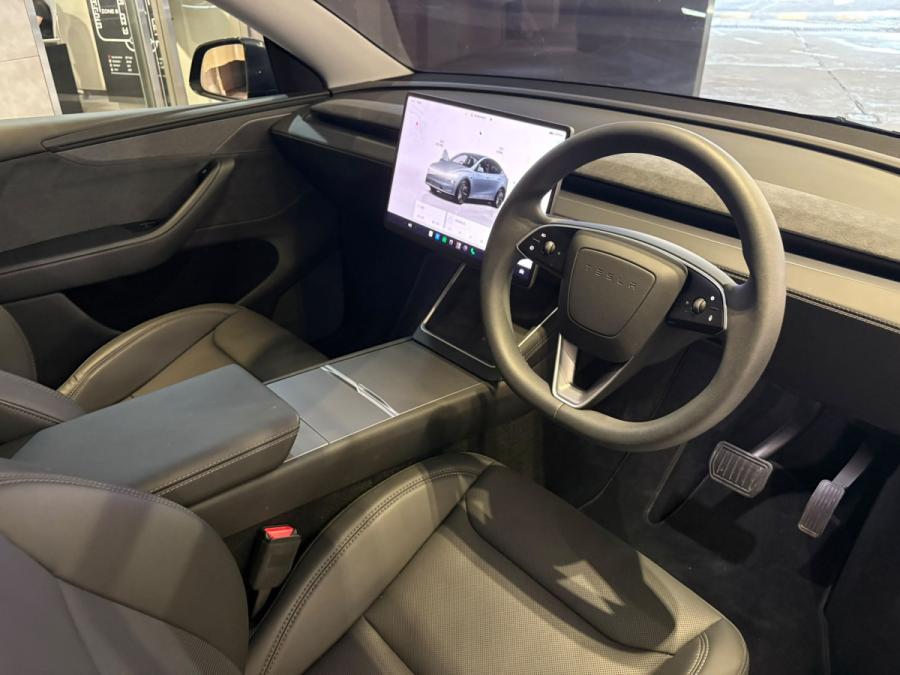 Model Y Long Range AWD - Image 3